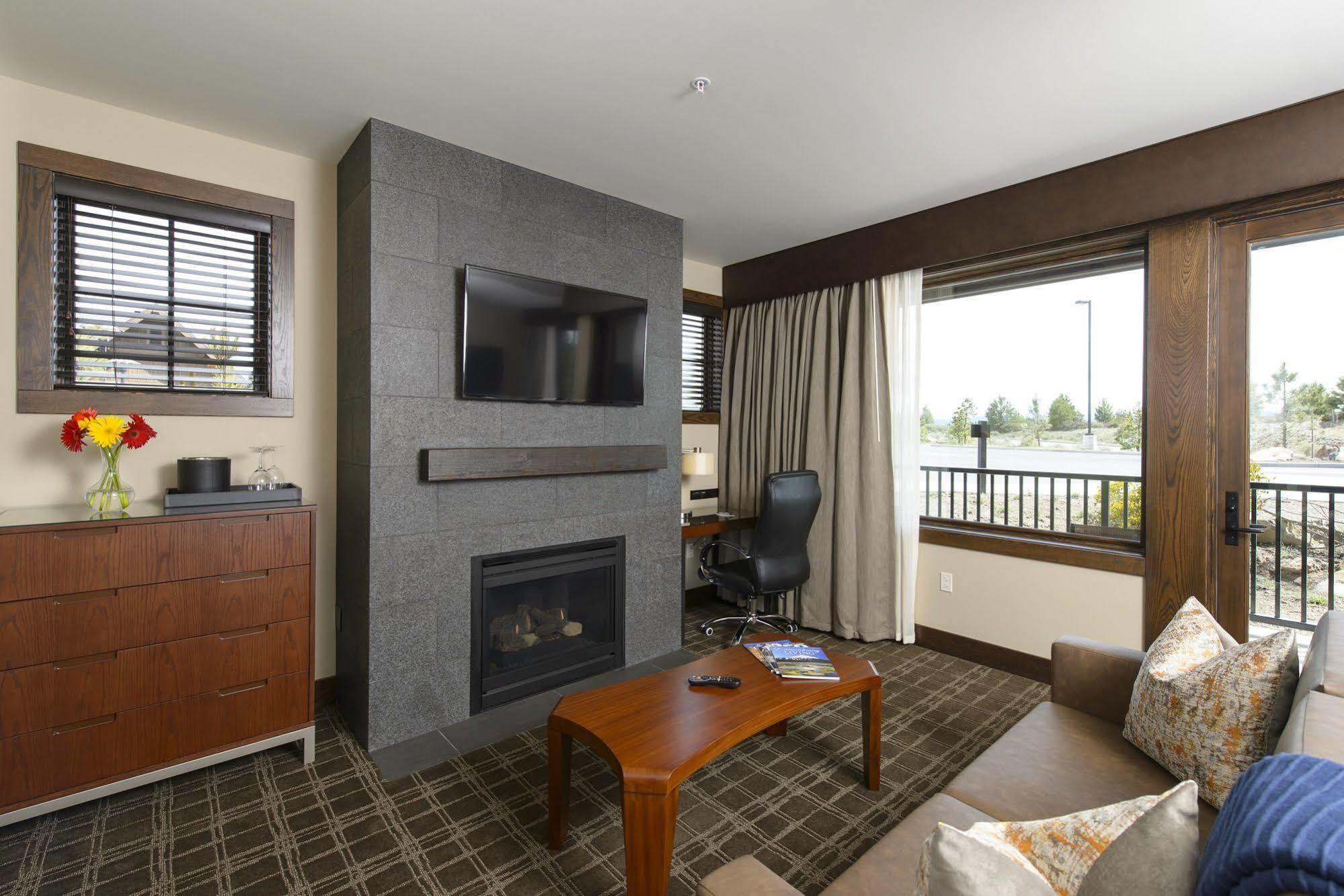 Tetherow Hotel Deschutes River Woods Екстериор снимка