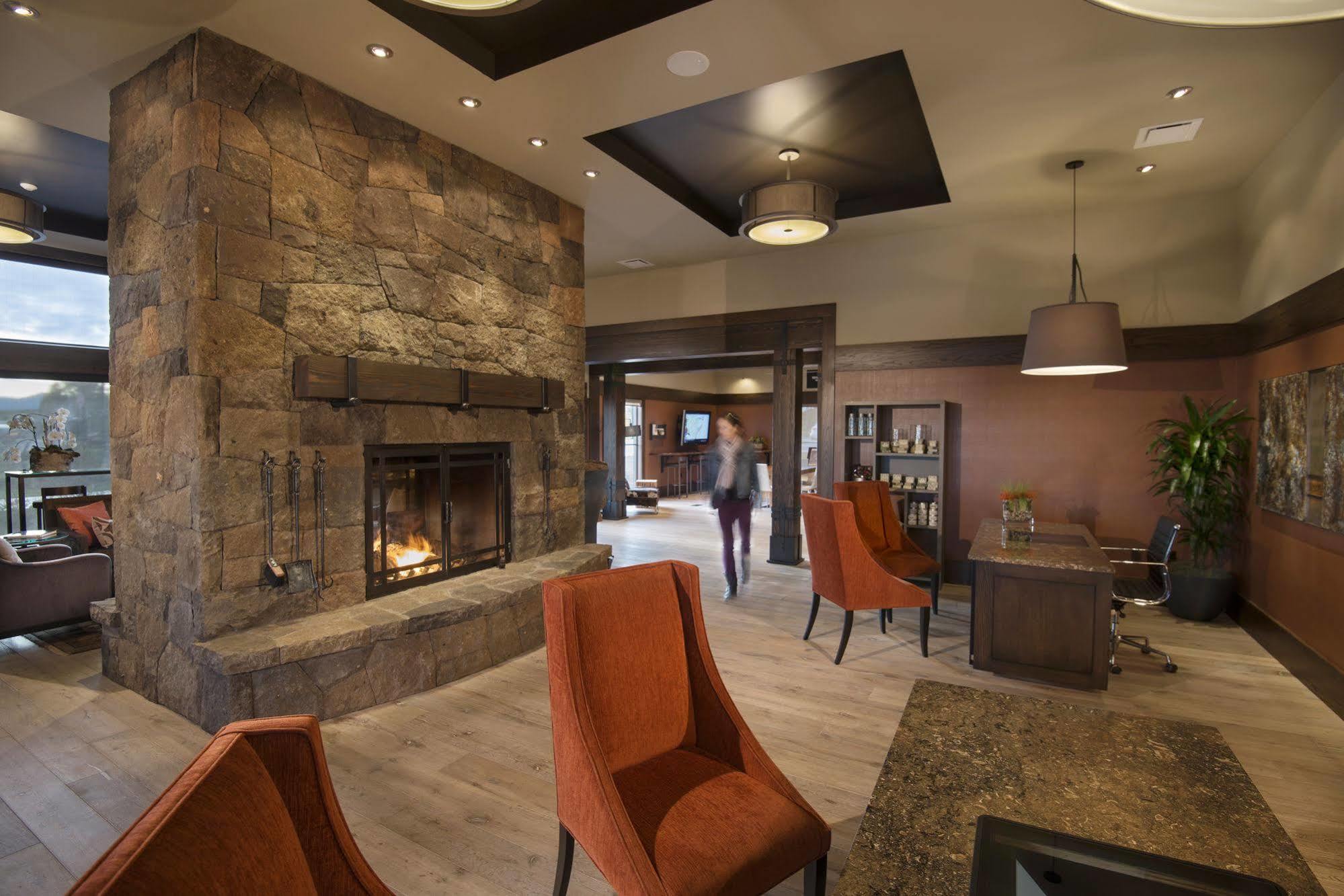 Tetherow Hotel Deschutes River Woods Екстериор снимка